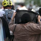 "Les députés ont approuvé la mise en oeuvre du projet de loi sur 'le hijab et la chasteté' pour une durée d'essai de trois ans", a indiqué l'agence Irna, alors que le gouvernement a durci ces derniers mois le ton contre le nombre croissant de femm...